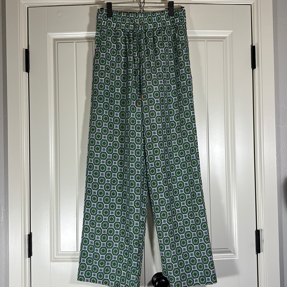 G by Giuliana Rancic woman's 8